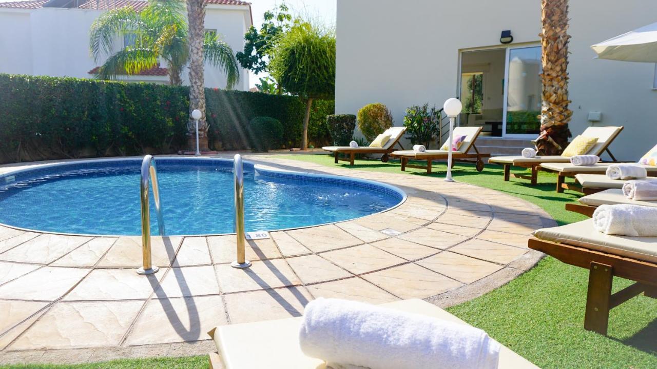Villa Oasis By Ezoria Villas Golful Coralilor Exterior foto