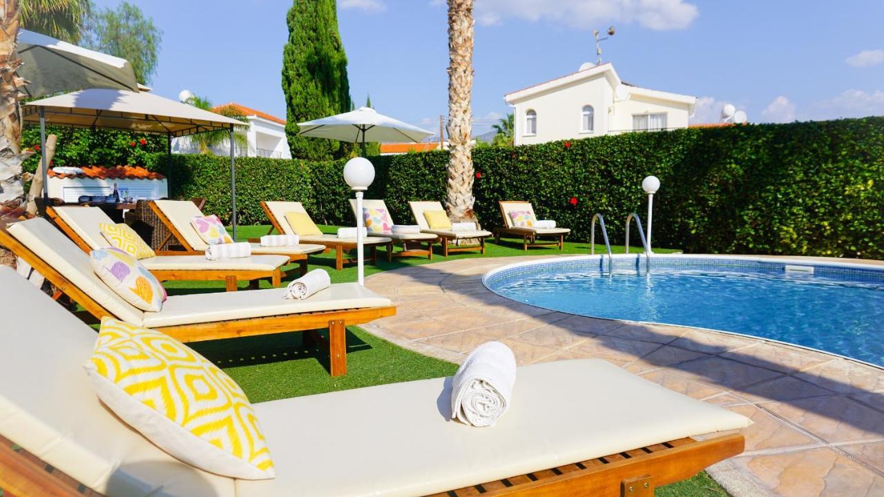 Villa Oasis By Ezoria Villas Golful Coralilor Exterior foto