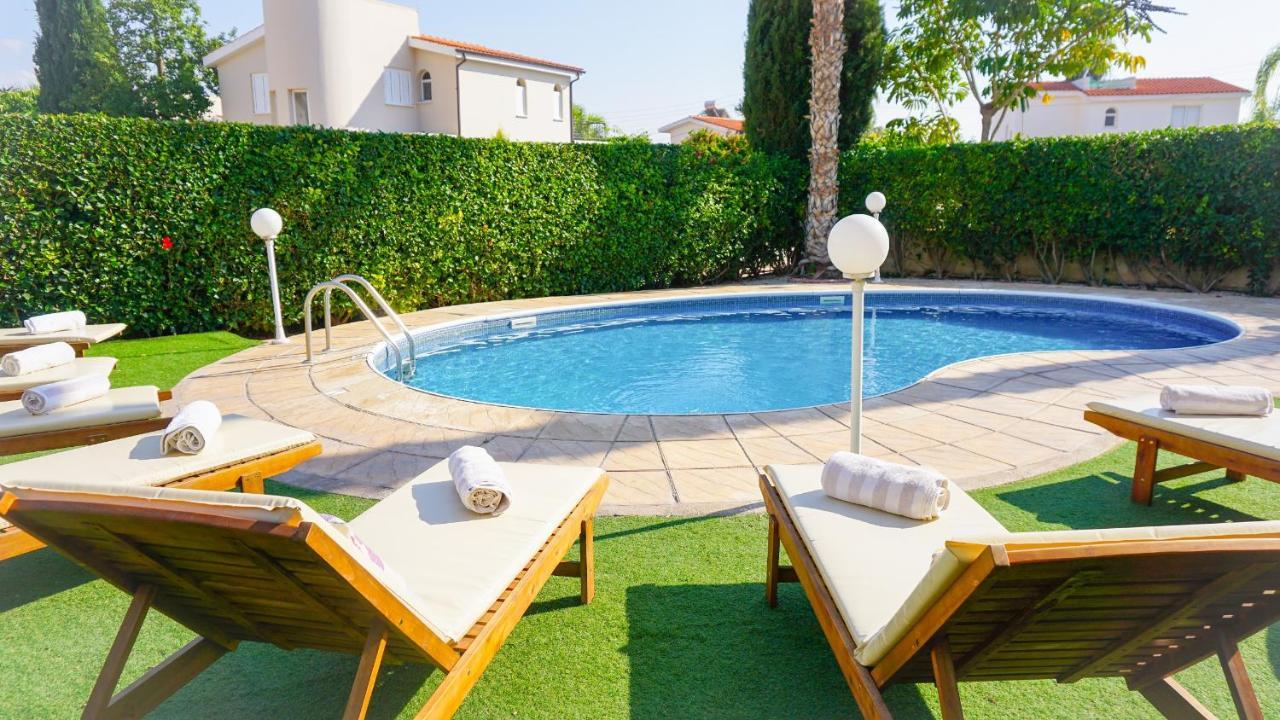 Villa Oasis By Ezoria Villas Golful Coralilor Exterior foto